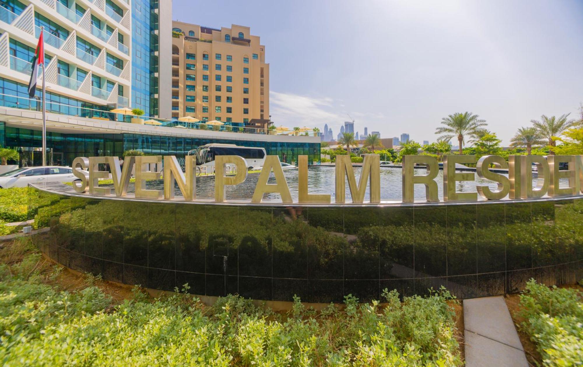 Studio With Pool And Private Beach Access On Palm Jumeirah Dubai Exterior foto