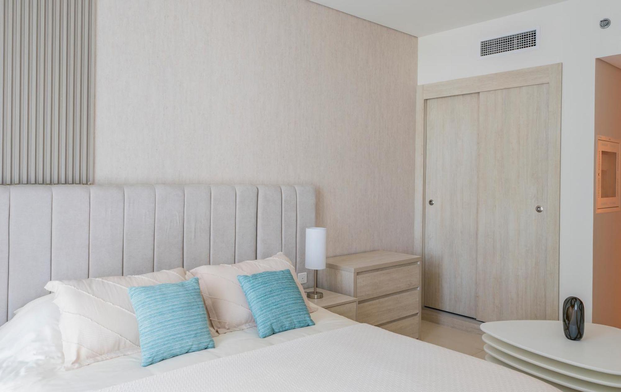 Studio With Pool And Private Beach Access On Palm Jumeirah Dubai Exterior foto